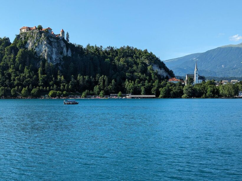 Bled, Slowenien - Bleder See mit Burg und St. Martin Kirche