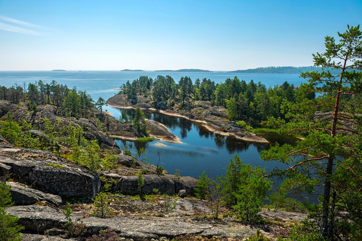 Felsige Landschaft am Ladogasee