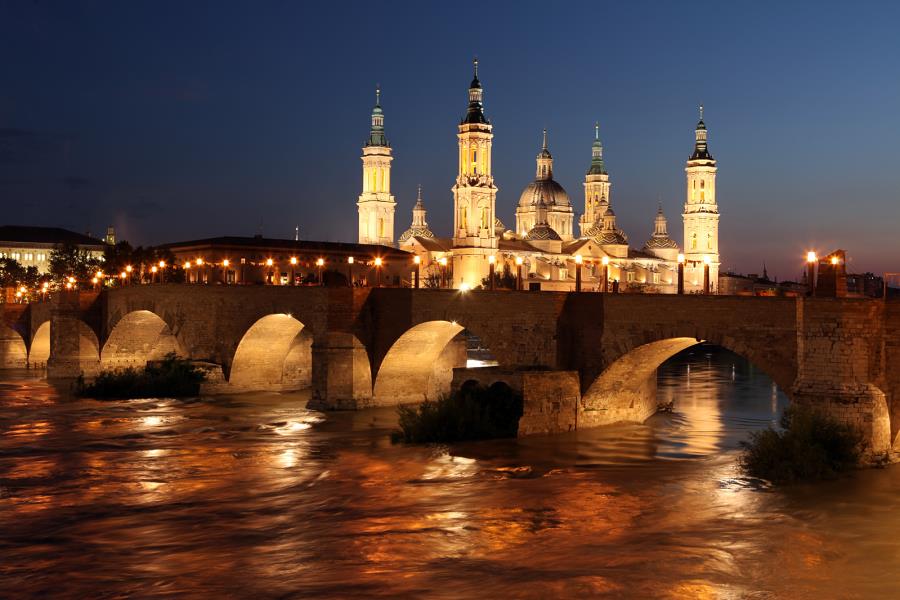 Saragossa, Aragonien - Basilika El Pilar am Ebro