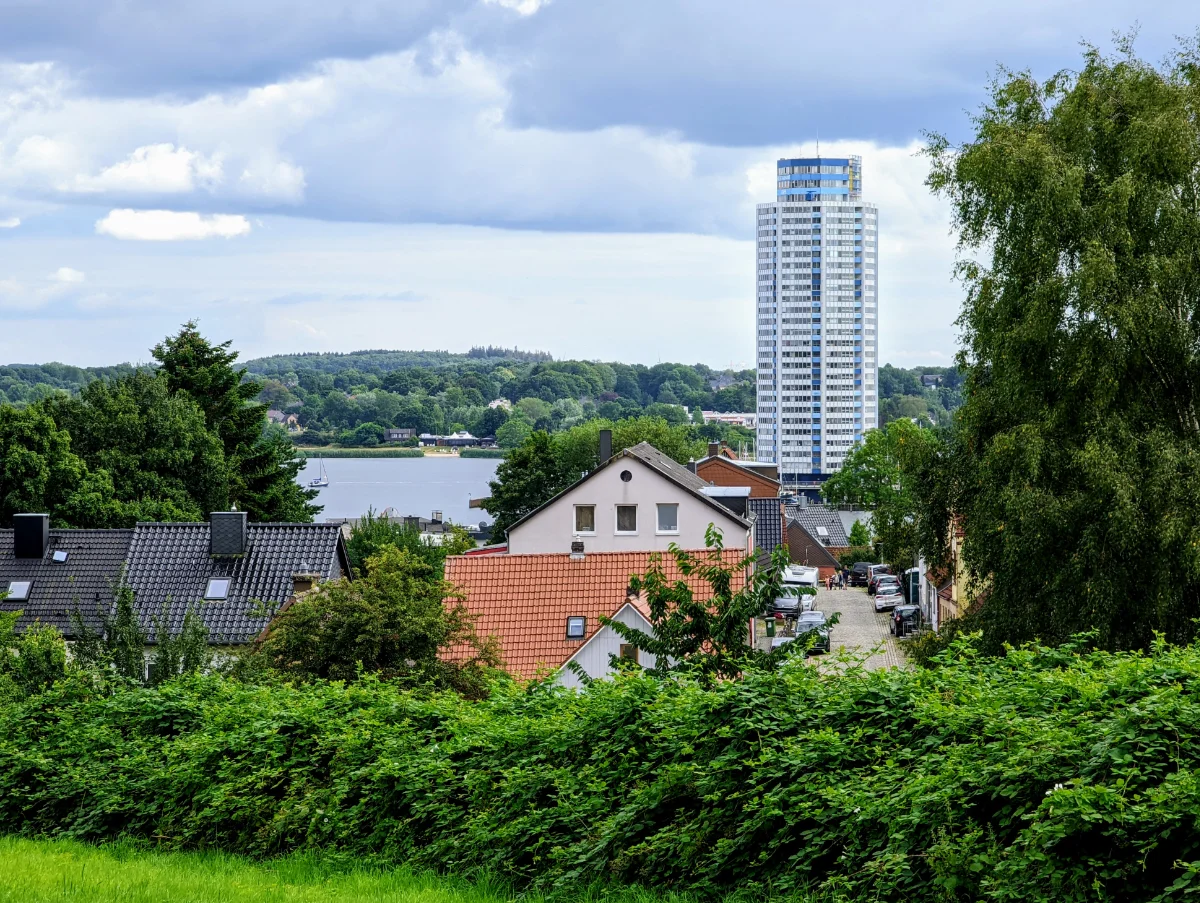 Wikingturm, Wohnhochhaus an der Schlei in Schleswig