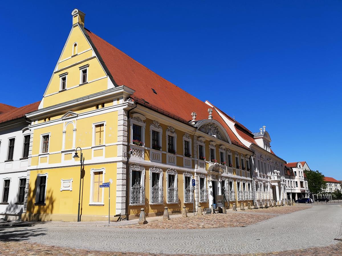 Zerbst / Anhalt, Gebäude der Stadtverwaltung in der Schlossfreiheit